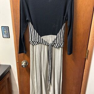 Elegant Black and Cream Maxi Dress